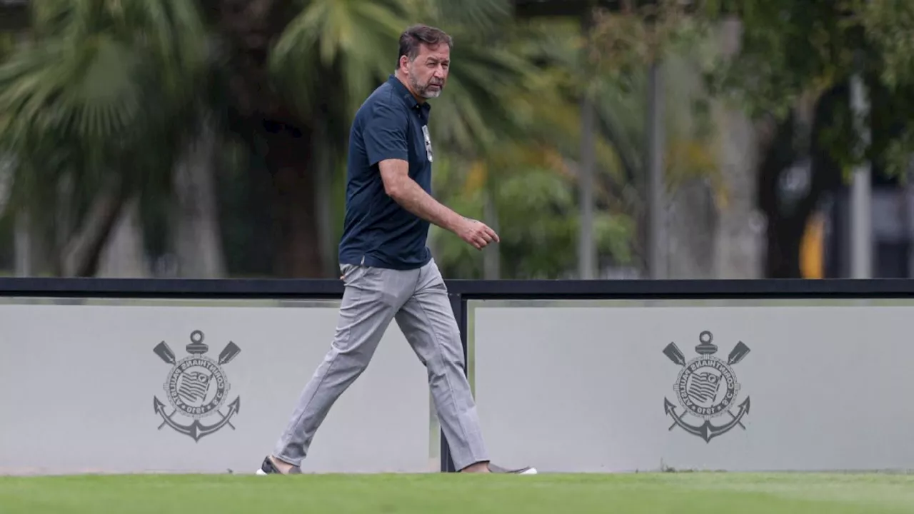 Corinthians começa a quitar dívida com elenco com adiantamento de Moscardo