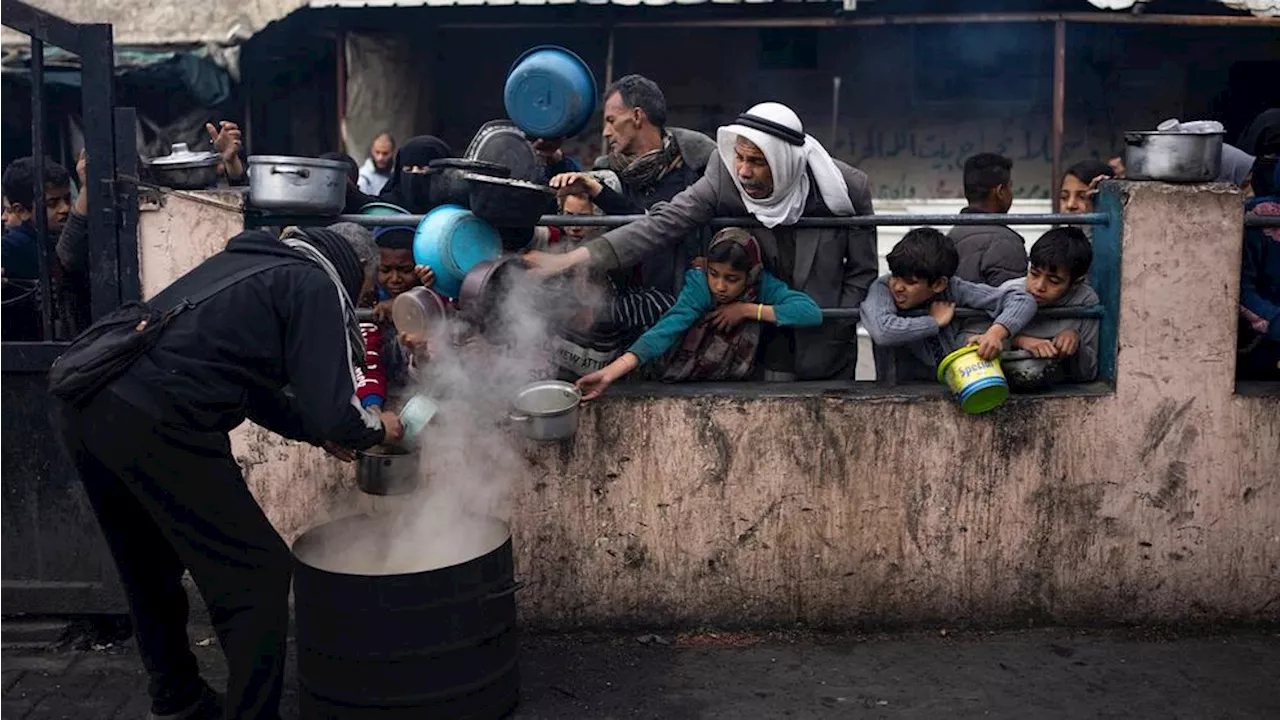 Nödhjälpen stoppas vid gränsen – nu dör Gazas barn av hunger