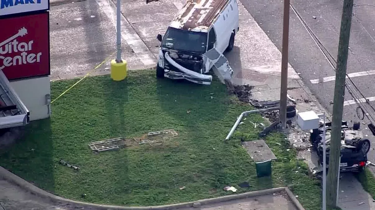 Deadly Houston crash at Westheimer, Dunvale