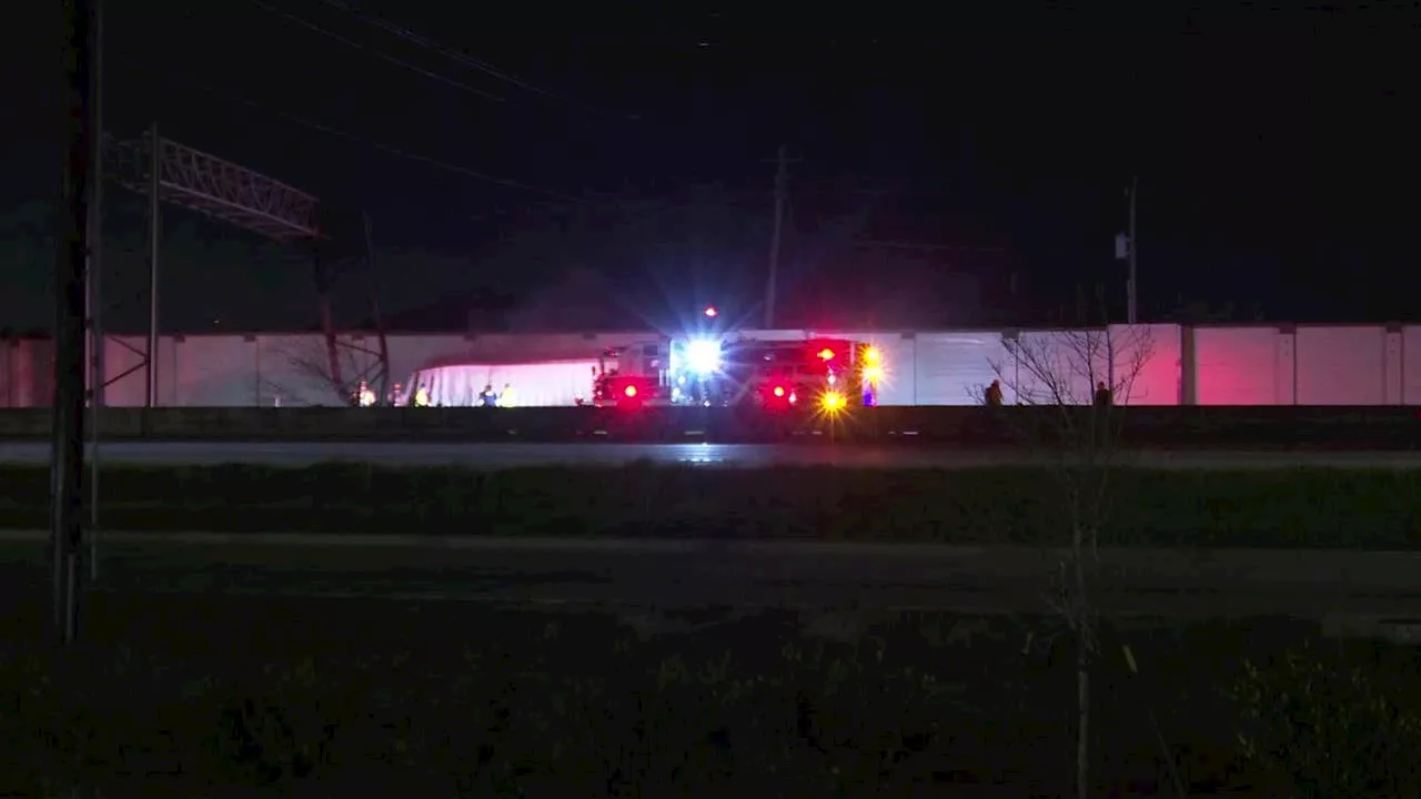 I-10 WB closed in Baytown after 18-wheeler fire; 1 dead