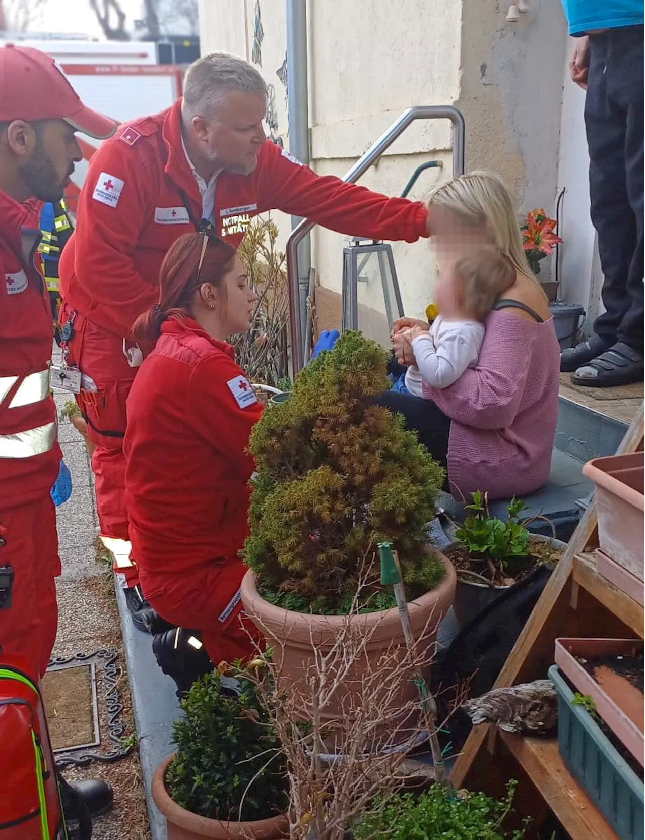 Kind im Geschirrspüler eingeklemmt, Feuerwehr rückt aus