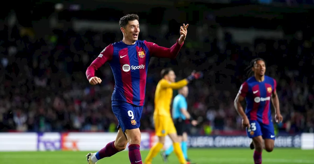 Robert Lewandowski provides final touch as Barcelona battle past Napoli