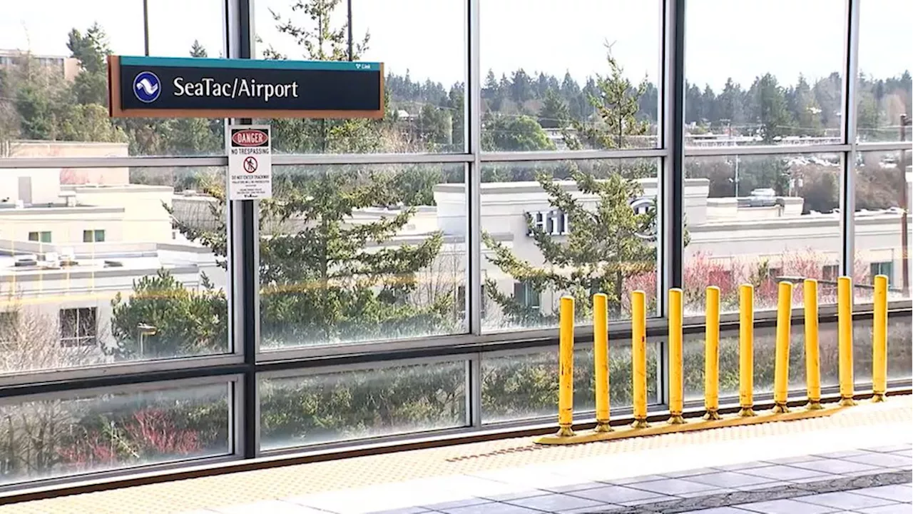 Man stabbed during fight on light rail train in SeaTac