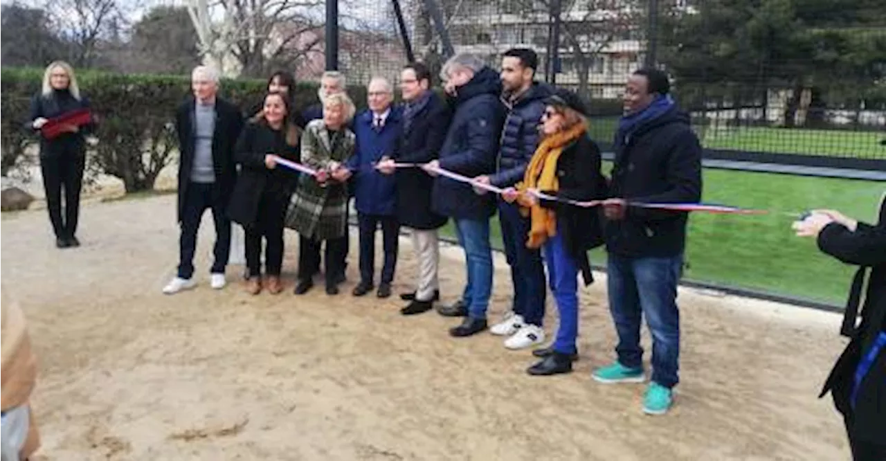 Nouveau stade de foot de Saint-Loup : des élus ravis, des habitants énervés