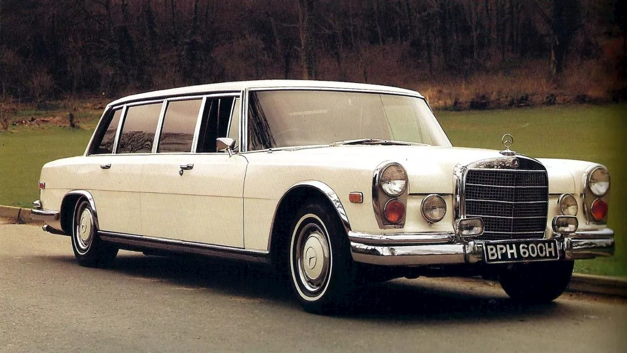 In vendita la limousine color bianco cigno di John Lennon