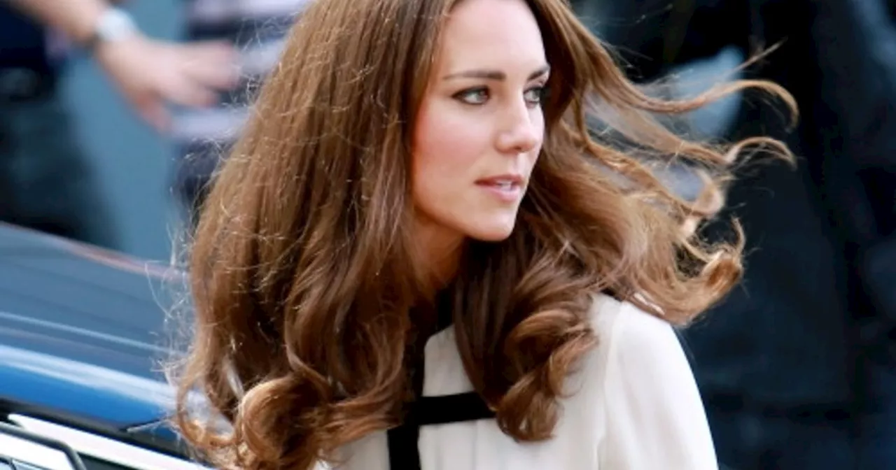 Kate Middleton &#034;picchiata e morta per emorragia interna&#034;: l&#039;ultima agghiacciante fake