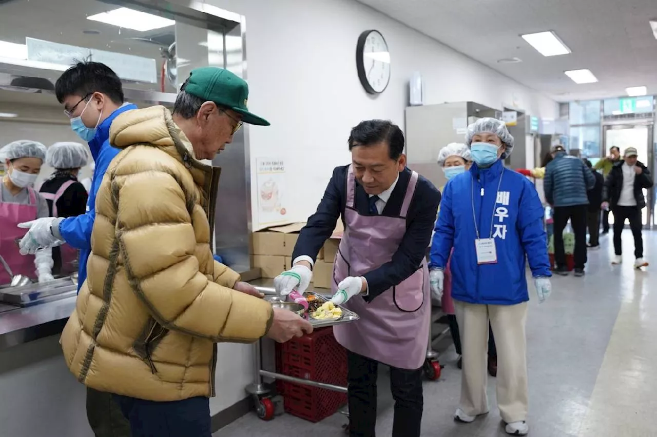 ‘새로운 노무현’ 이광재 “분당 집값 올릴 비책은 1등 교육도시”…800명 어르신 ‘밥퍼’ 봉사 [민심로드 2024]