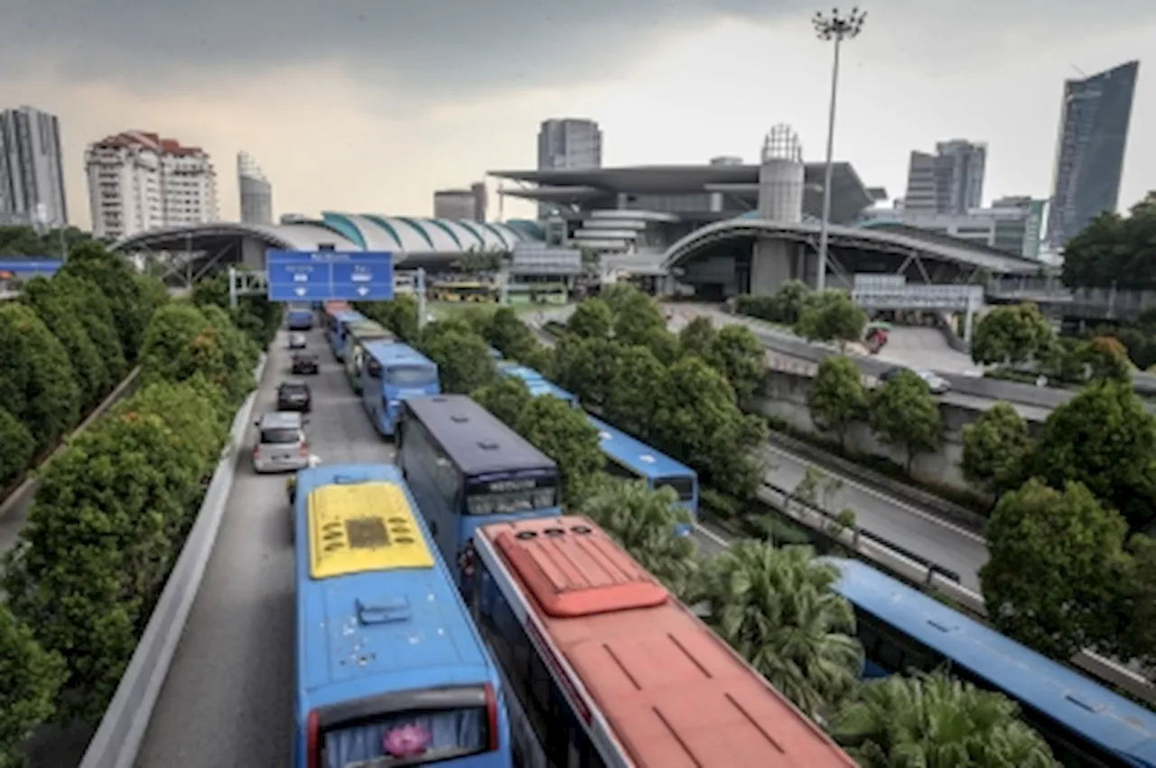 Authorities: More than 1.8 million crossed Singapore’s Woodlands, Tuas checkpoints from March 7 to 10