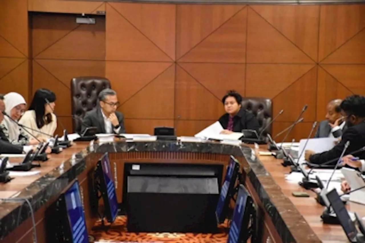 Azalina: Working draft for Digital Safety Bill 2023 completed