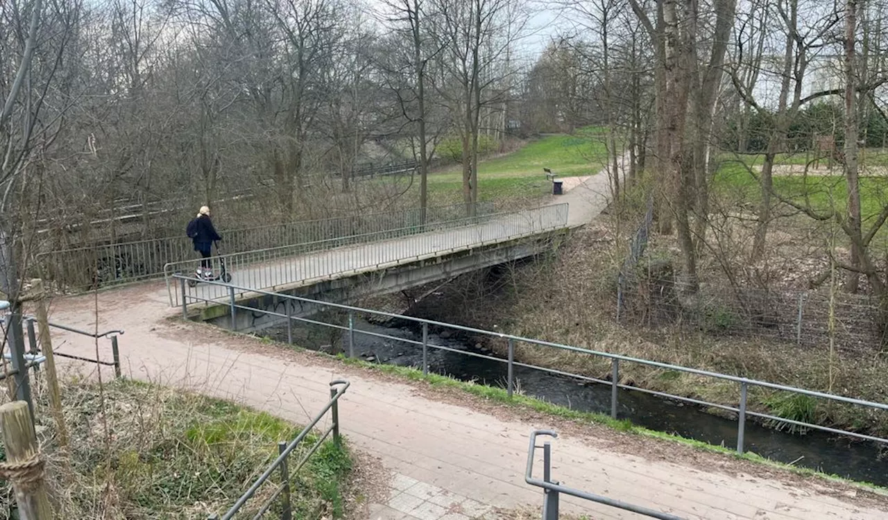 Frau in Hamburger Park beleidigt und Kopftuch entrissen