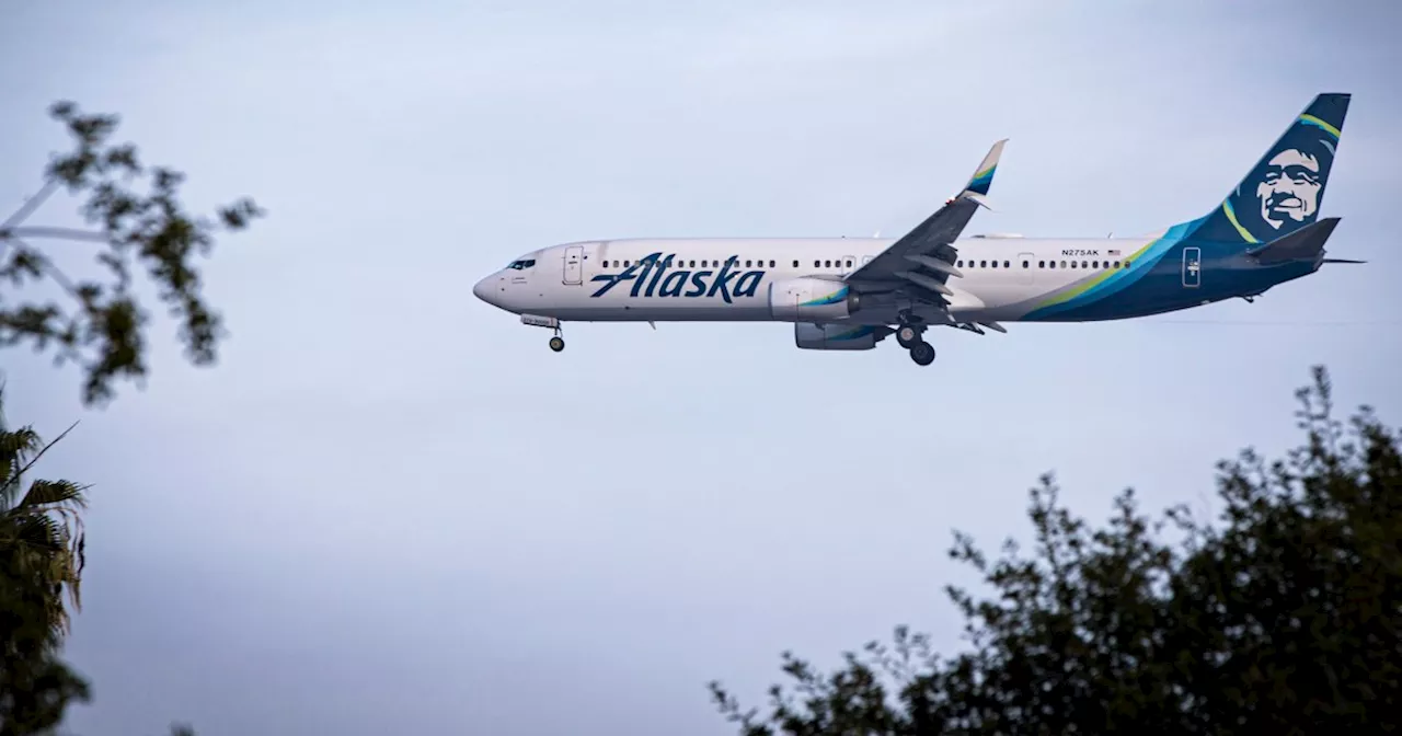 Man allegedly tries to storm cockpit during Alaska Airlines flight from San Diego to Dulles