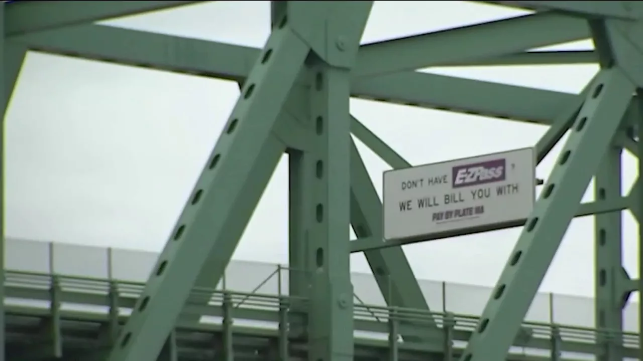 Special delivery! EMS crew comes across woman giving birth on the Tobin Bridge