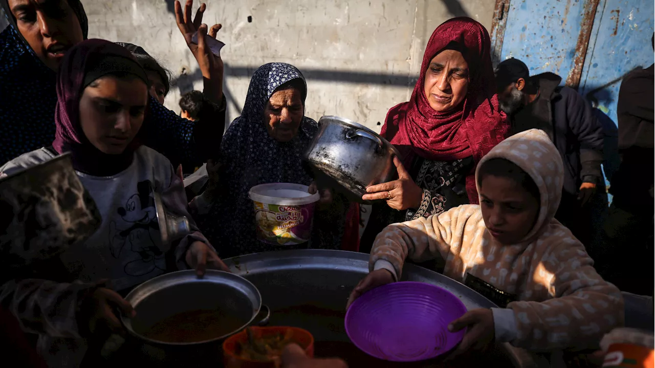 With aid headed to Gaza, hurdles remain to getting food to its starving population