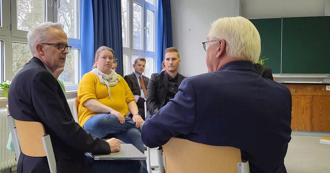 Liveticker: Der Bundespräsident in Espelkamp +++ Diskussion mit Lehrern und Schülern