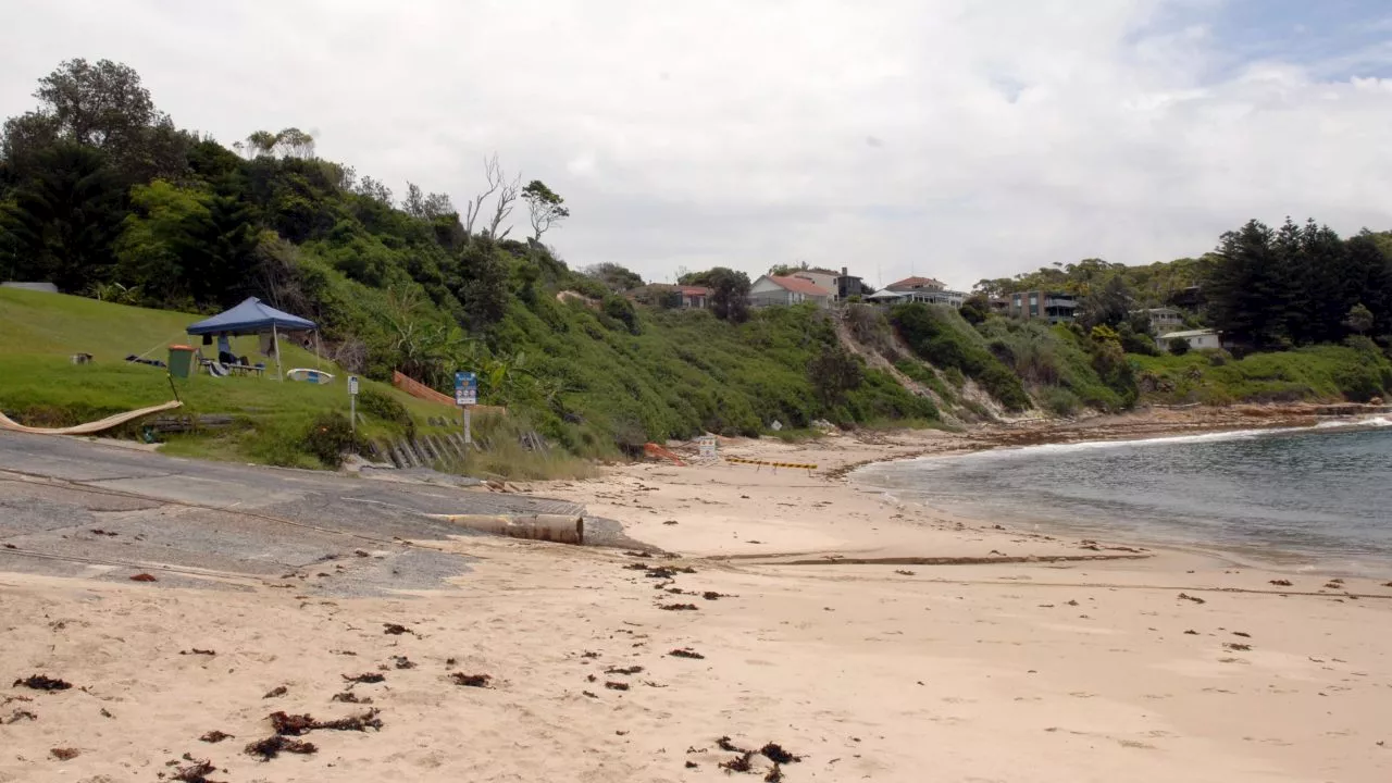 Elderly man found dead at Central Coast beach