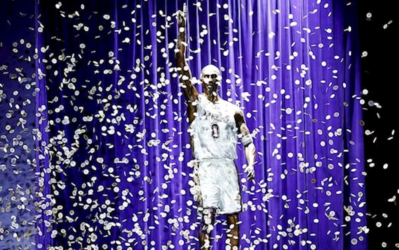 NBA, i Lakers celebrano Kobe Bryant, ma la dedica sotto la statua è piena di errori