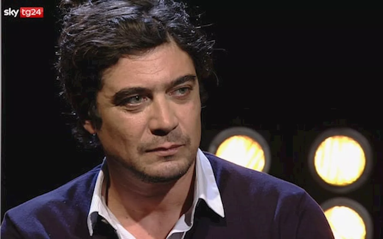 Riccardo Scamarcio ospite a Stories, mercoledì 13 marzo ore 21 su Sky Tg24