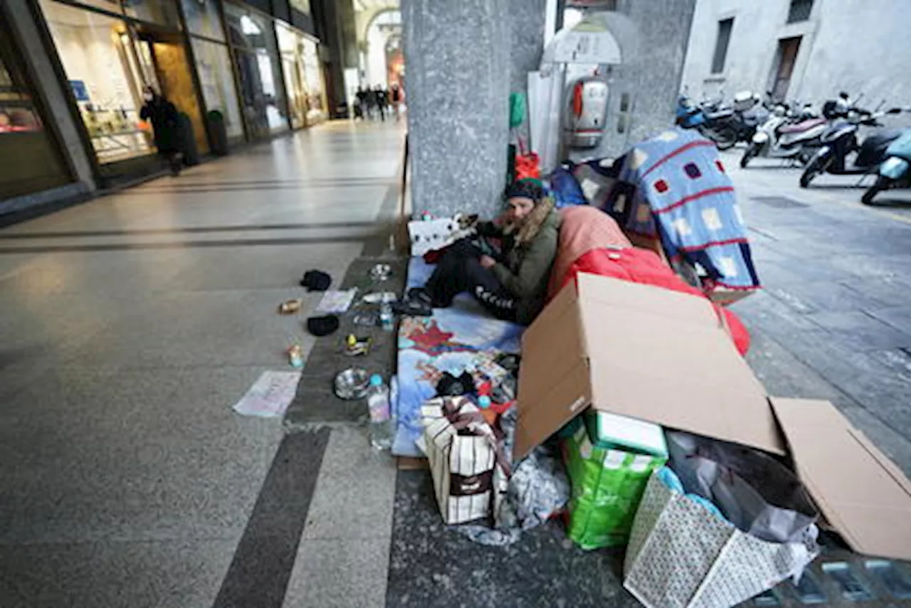 Milano, clochard muore per arresto cardiaco: la strage silenziosa dei senzatetto