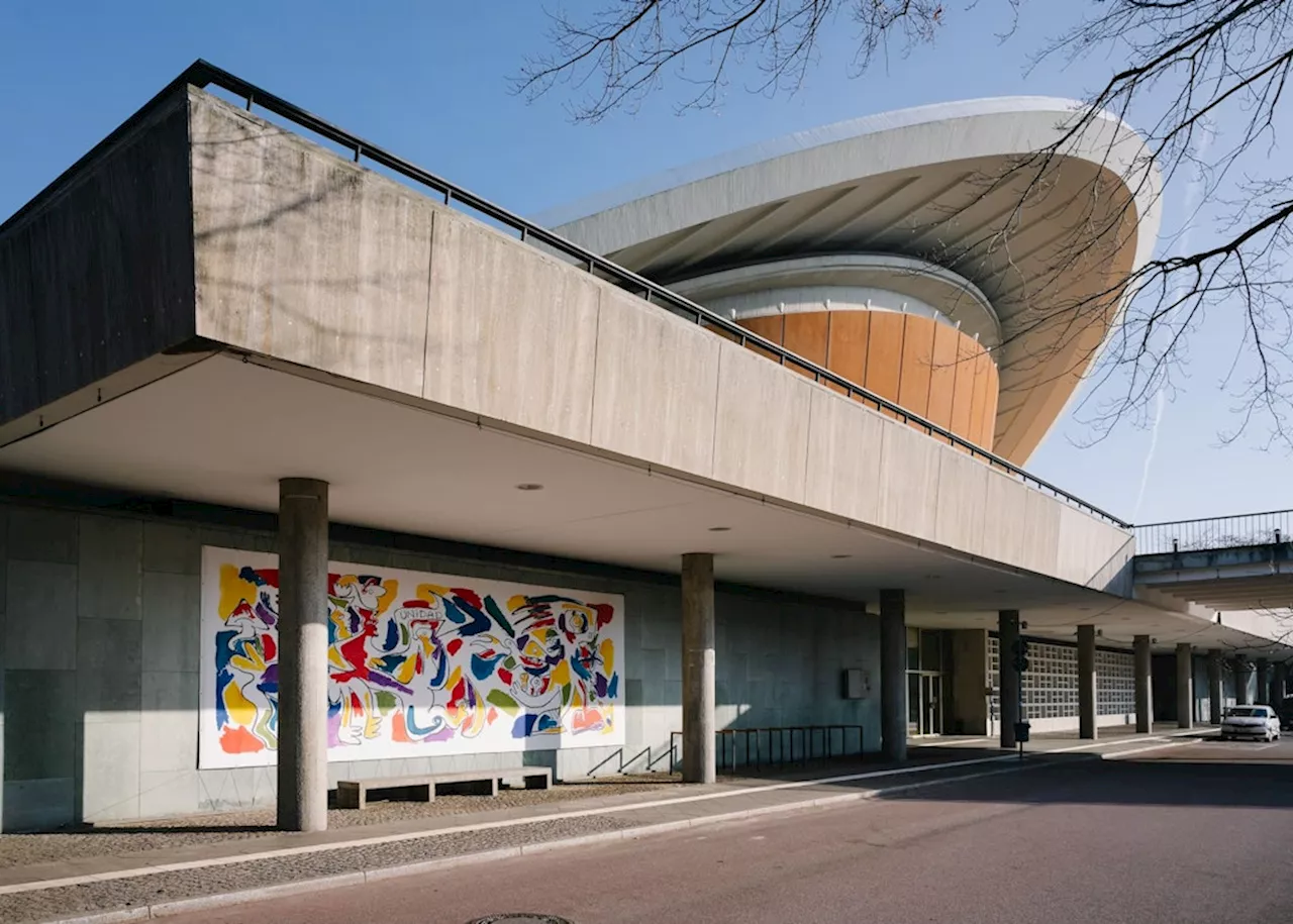 Ausstellung „Echos der Bruderländer“ im Haus der Kulturen der Welt