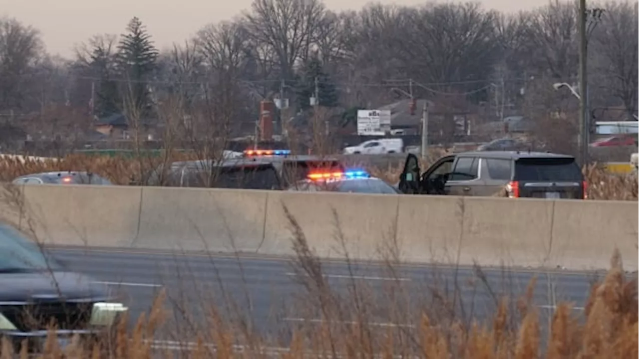 Three People Flee from Fatal Crash on Highway 400