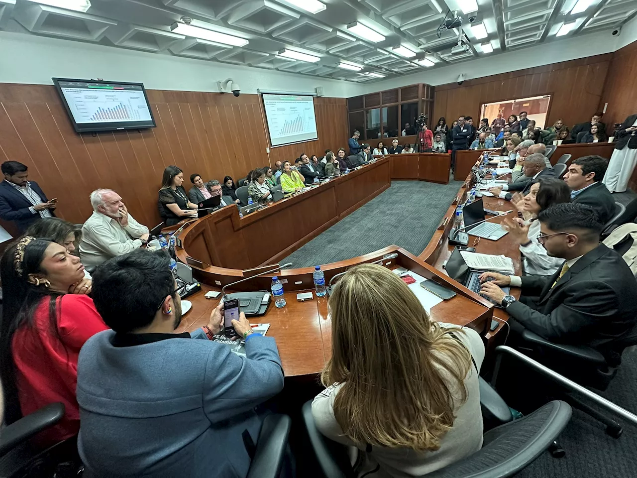 Reforma a la salud: los 8 de la ponencia de archivo piden convocar el debate