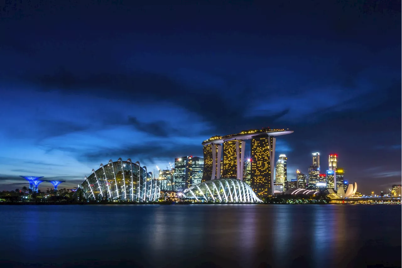 Singapore's Growth Forecast Increased to 2.4% by Economists