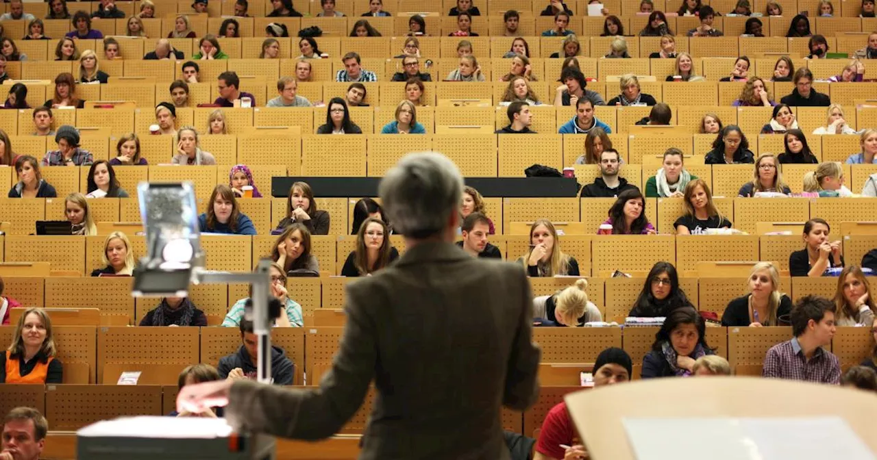 Neue Regelungen für Abschlussarbeiten: Hochschulen reagieren auf ChatGPT und Co.