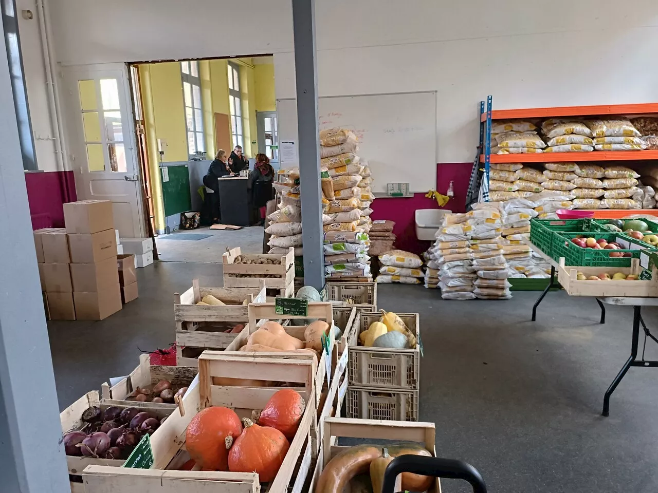 Après l'incendie, l'épicerie El Cagette inaugure ses nouveaux locaux à Roubaix