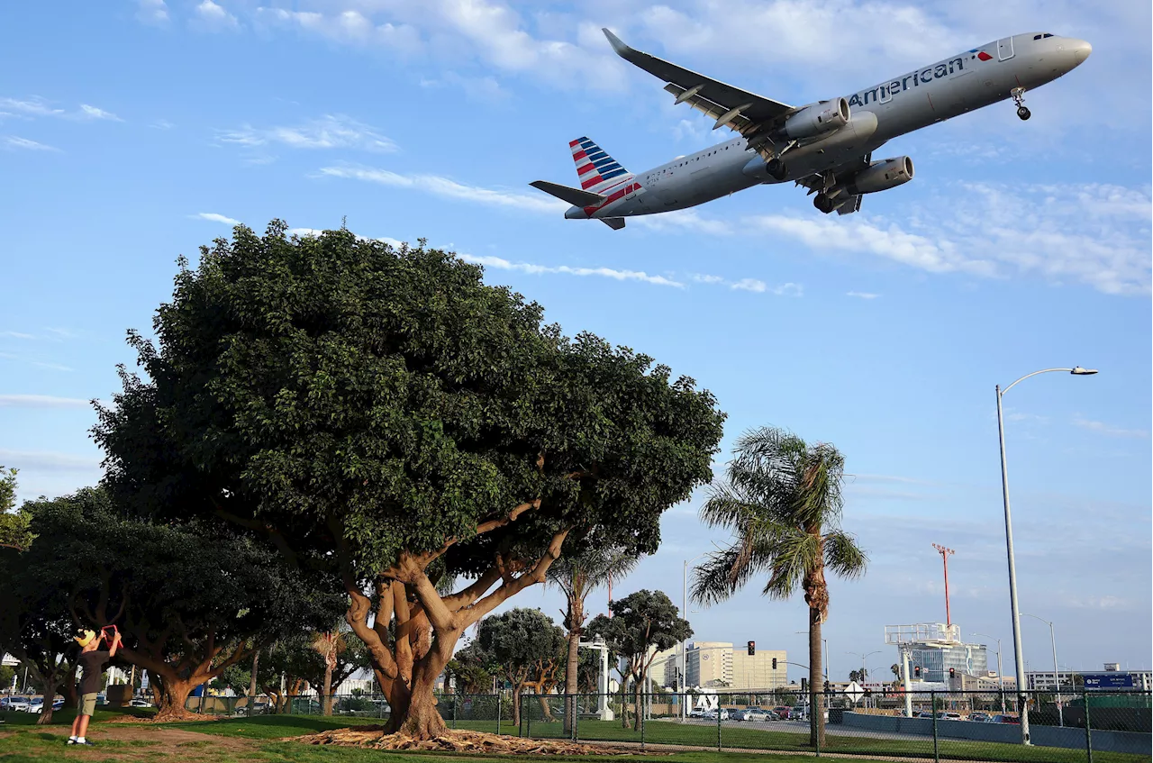 American Airlines Boeing Suffers Mid-Flight Emergency