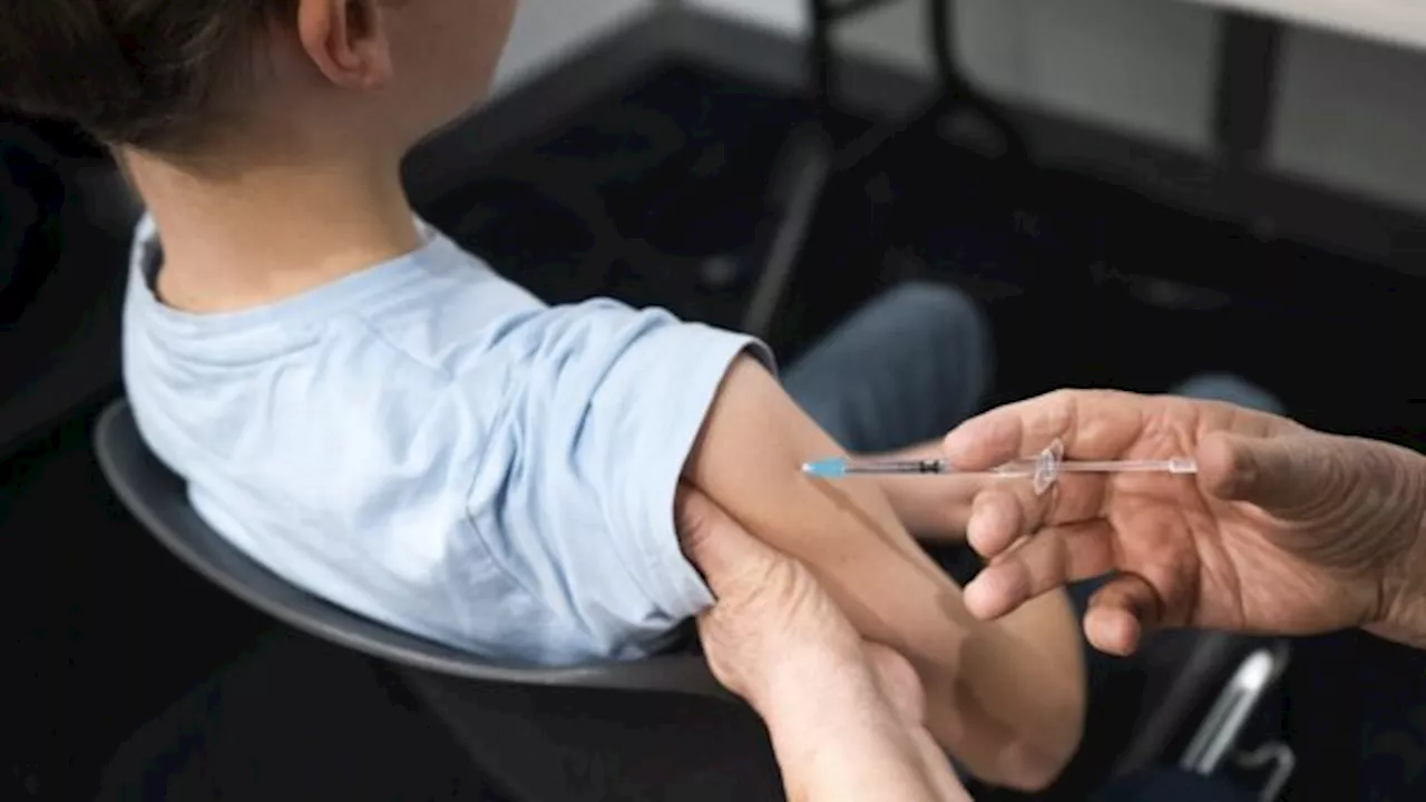 Vaccinatiegraad daalt sterk in grote steden: Den Haag doet oproep aan ouders