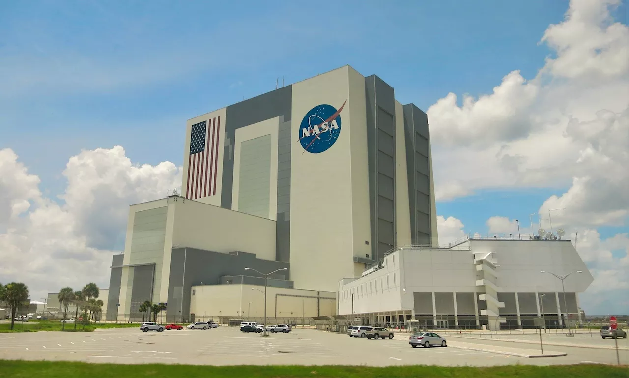 SpaceX scrubs Wednesday launch attempt at Kennedy Space Center