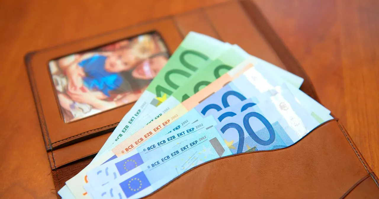 Thousands of parents are missing out on little-known €1750 annual cash boost