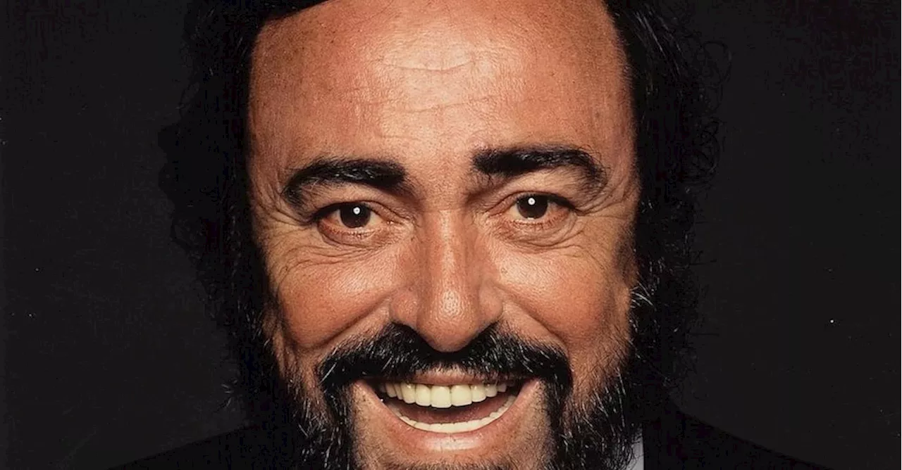 Luciano Pavarotti, 20 anni fa l’ultima recita del tenore che si fece pop (con un’eredità infinita)