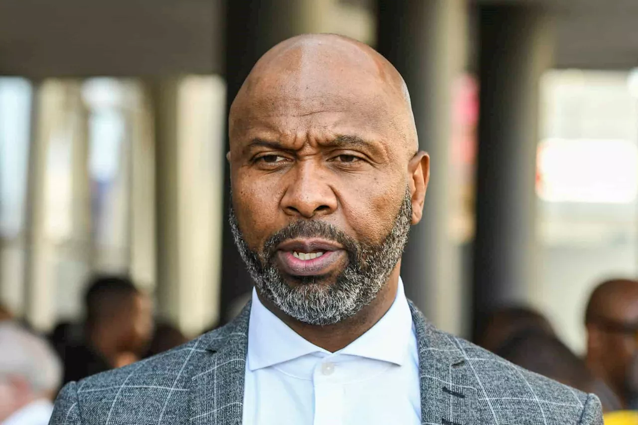 Radebe says there are ‘wrongs’ happening at Chiefs