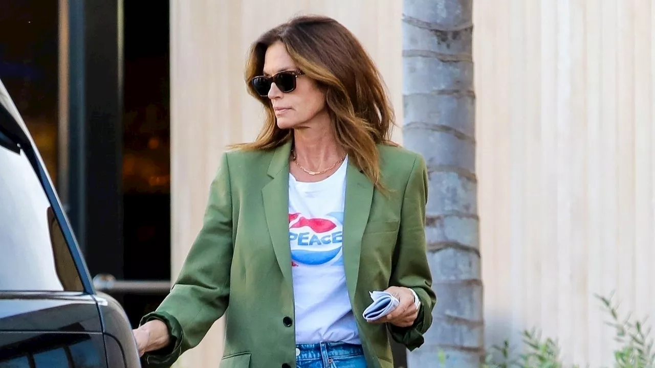 At 58, Cindy Crawford Still Has Her Supermodel Off-Duty Wardrobe On Lock