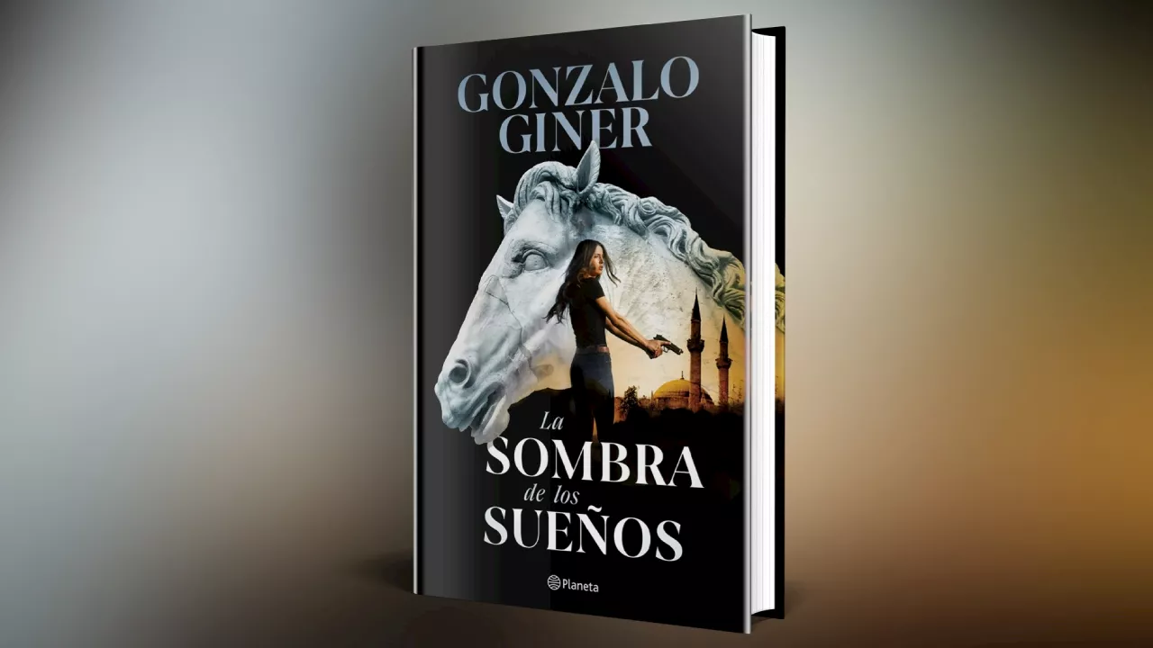 Gonzalo Giner presenta su novela, 'La sombra de los sueños', entre caballos cartujanos en Jerez