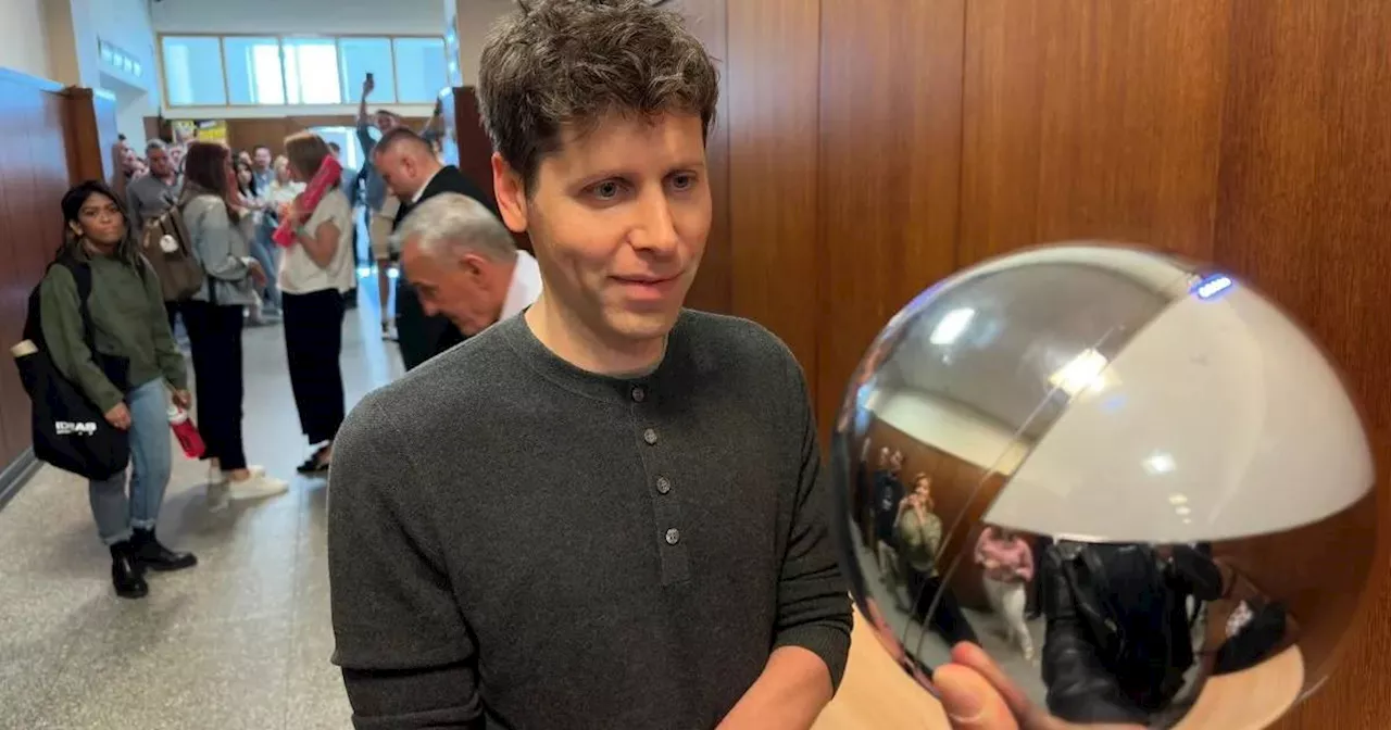 Guerra declarada: España prohibe operar en el país a Worldcoin, la iniciativa de OpenAi liderada por Sam Altman