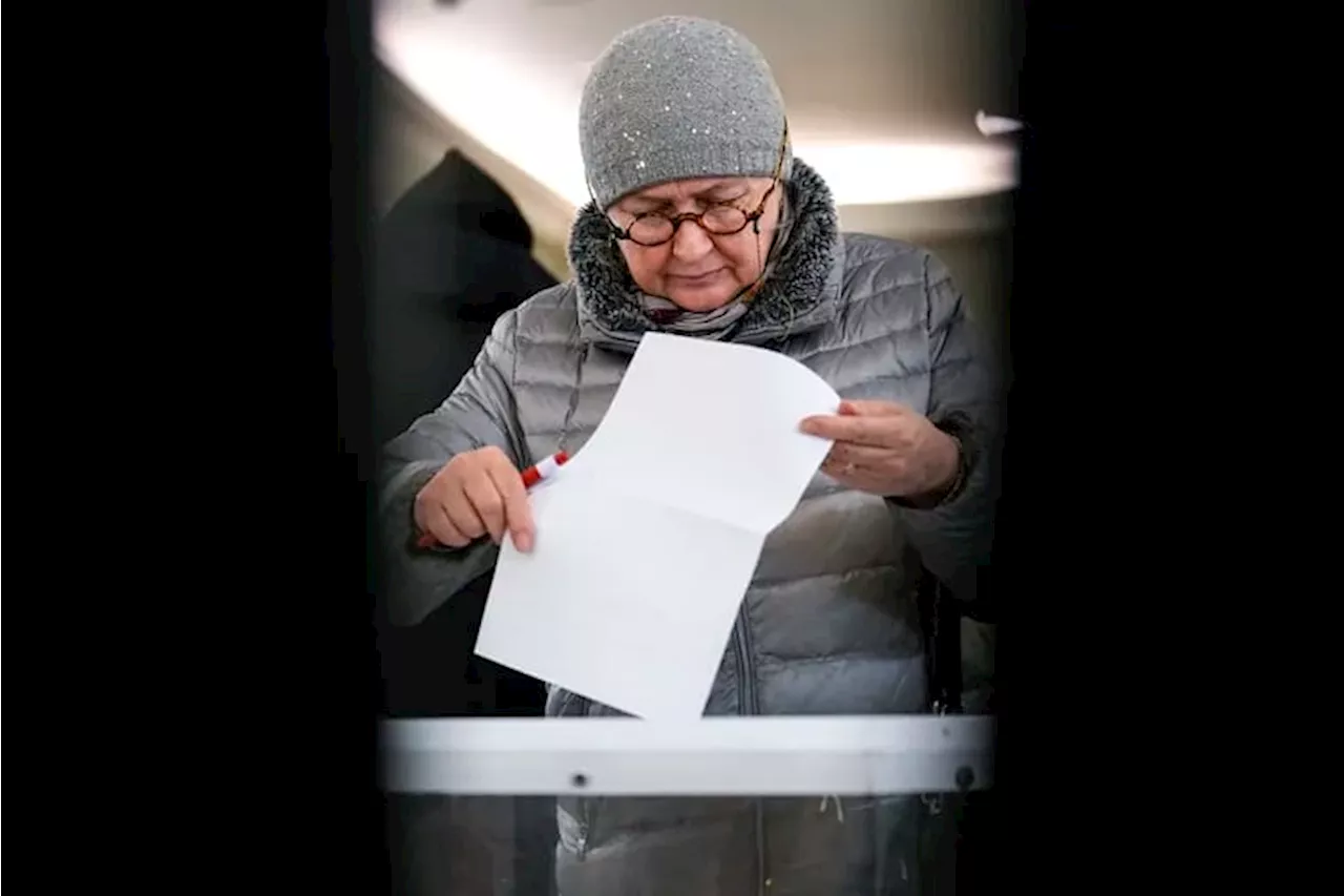 Russians are voting in an election that holds little suspense after Vladimir Putin crushed dissent