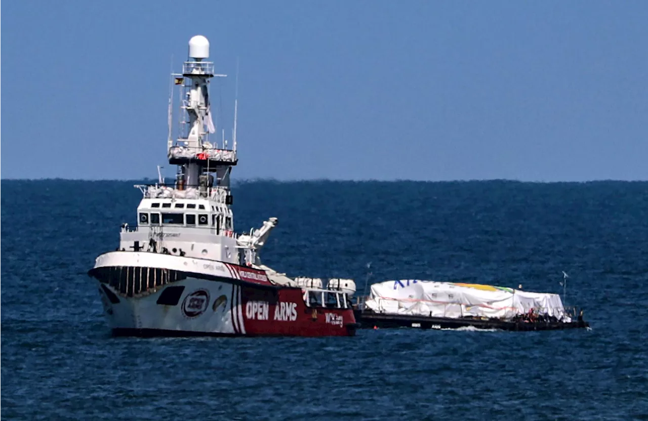 La misión del barco Open Arms y la ONG del cocinero José Andrés comienza a desembarcar comida en Gaza