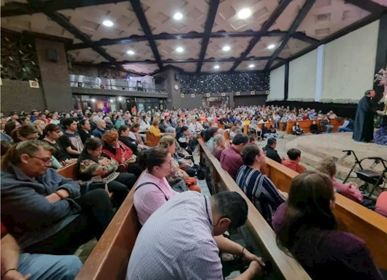 Abarrotan fieles templo de Saltillo para ejercicios espirituales de deconstrucción