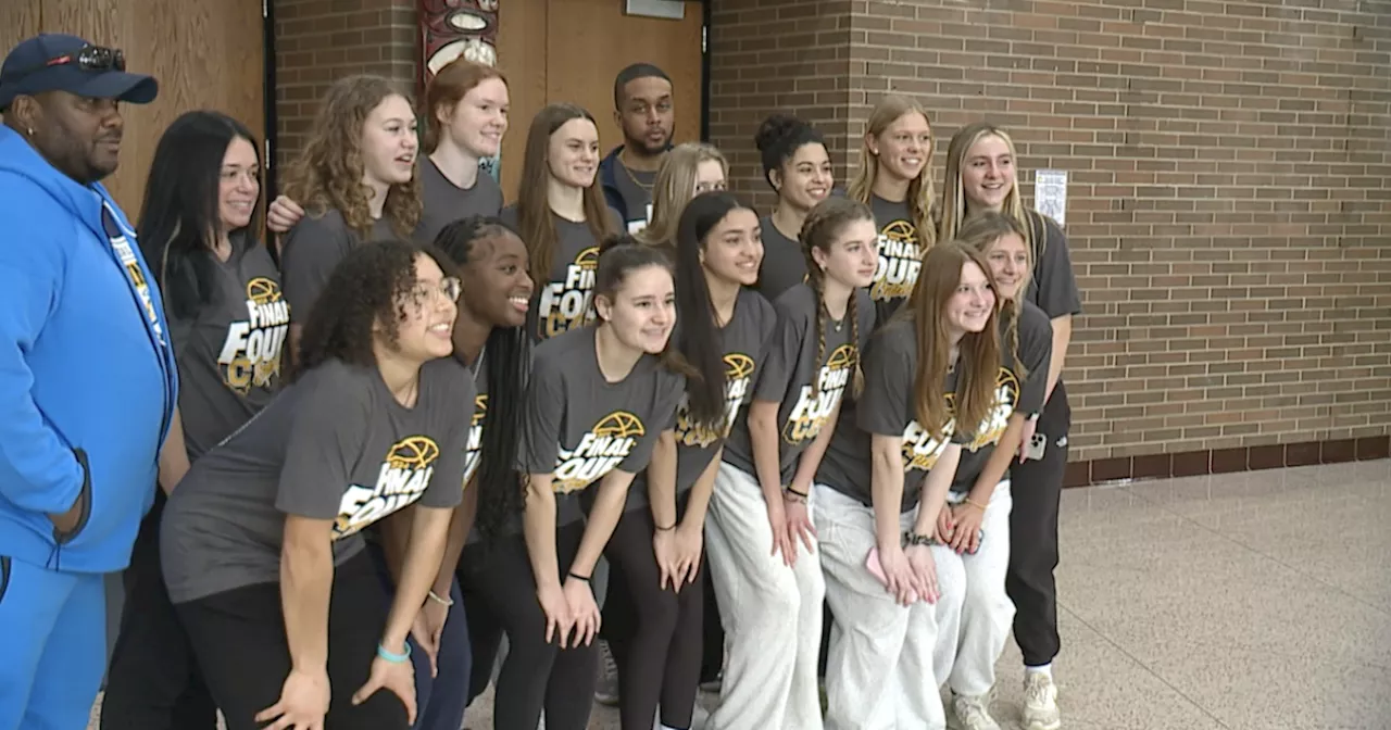 Community goes all out to send off Copley girls' basketball team to state finals