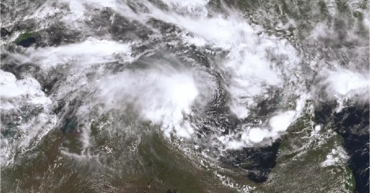 Tropical cyclone warning for Northern Territory and Far North Queensland