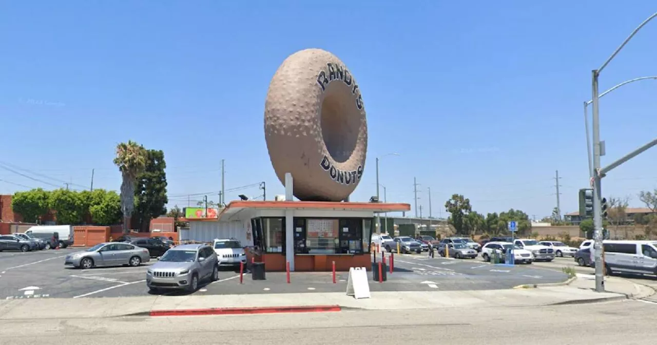 California’s iconic ‘Randy's Donuts’ to open a location in Phoenix