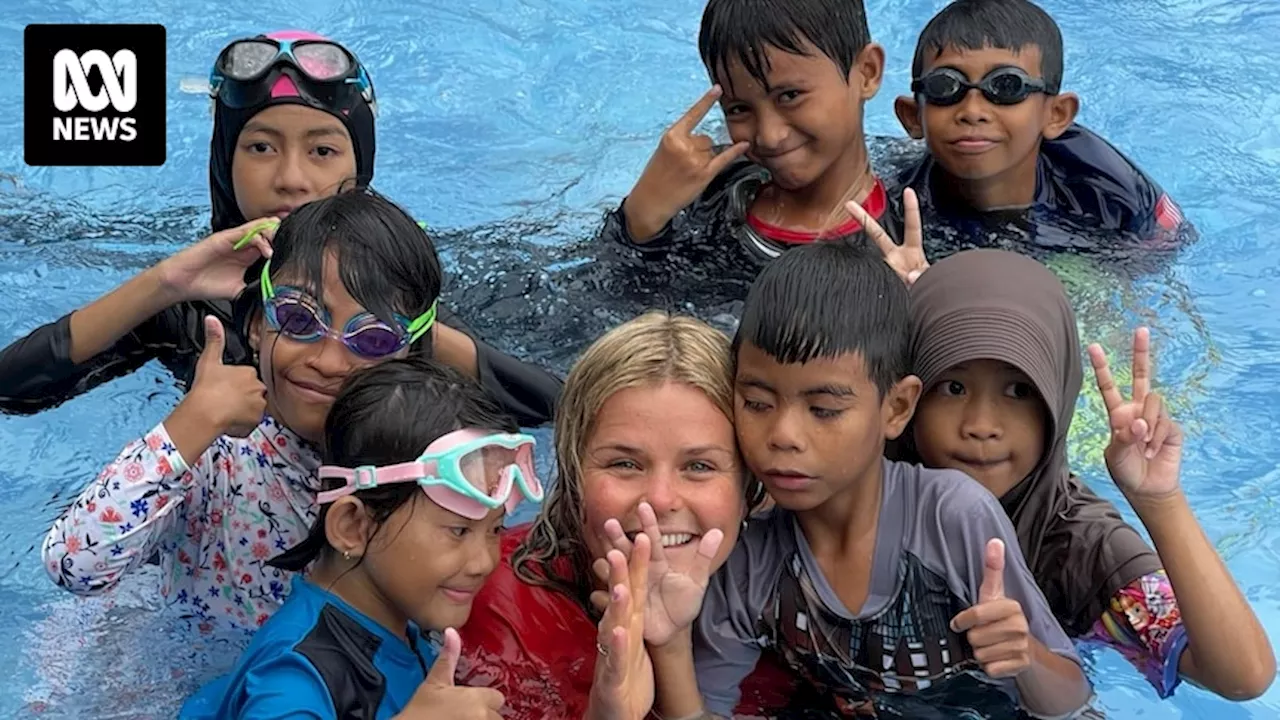 Australian trio establish Buffalo Pond swimming school to help reduce drownings in Lombok