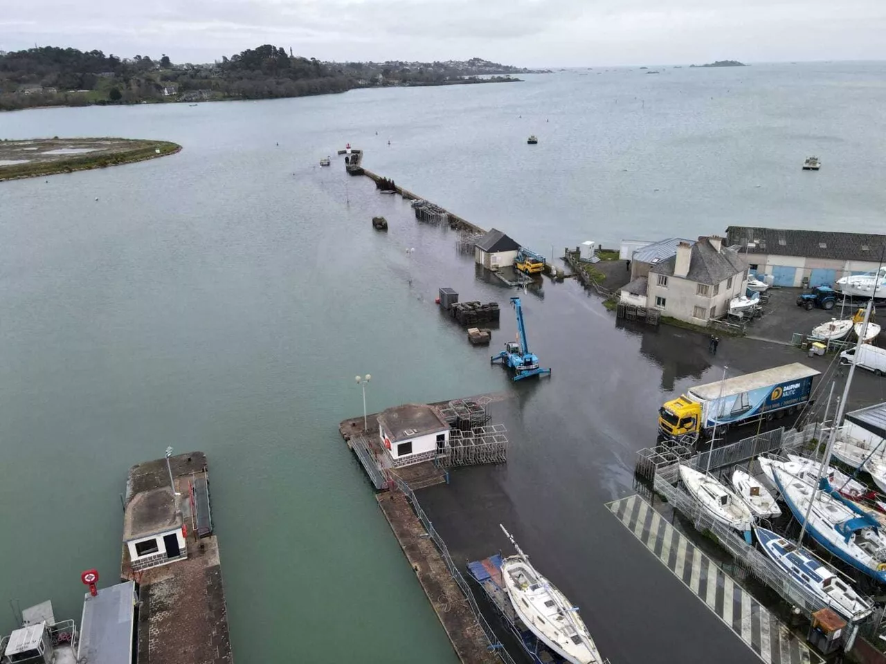 Grandes marées 2024 vues du ciel : les images impressionnantes du port de Paimpol