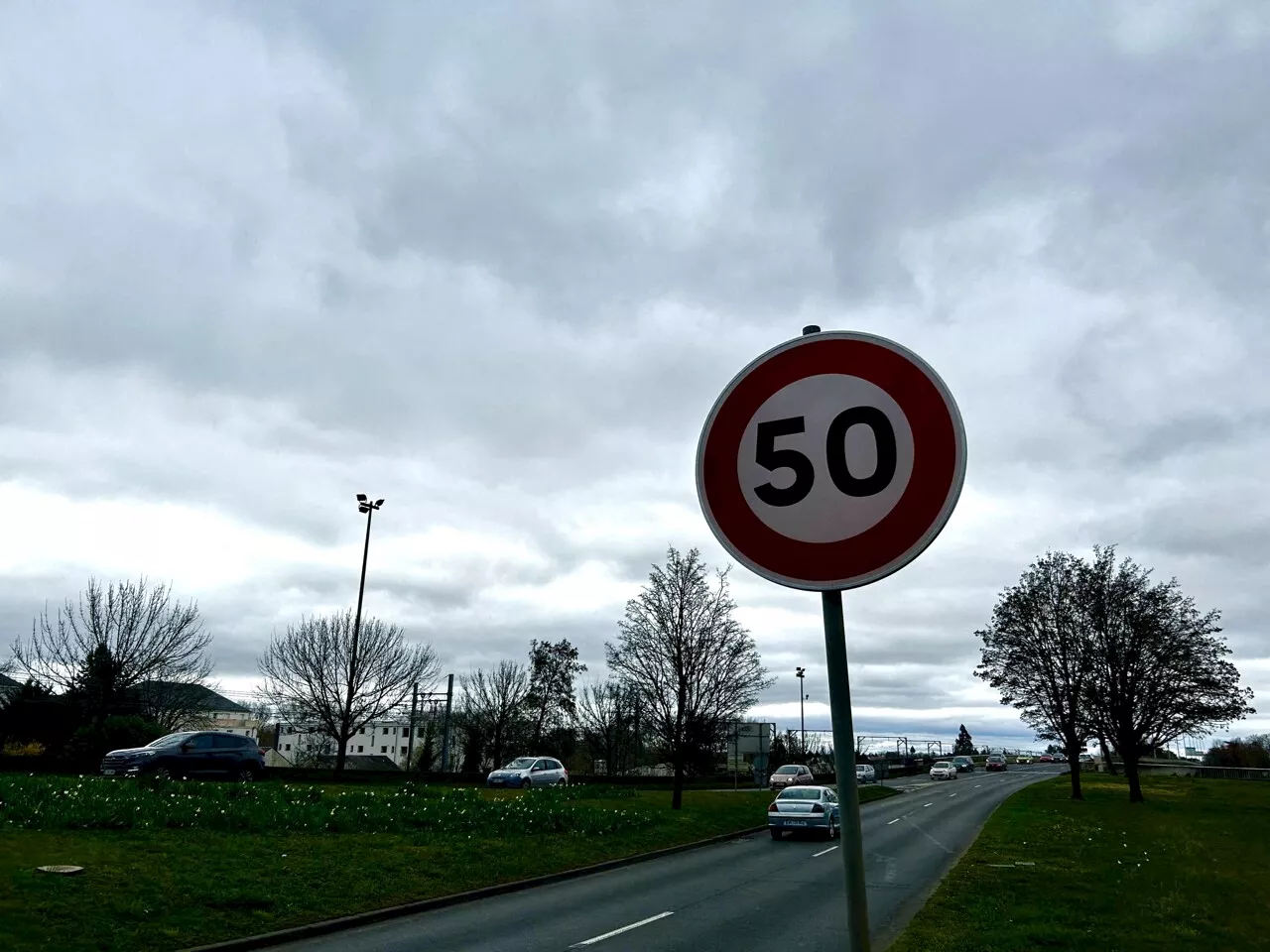 Pourquoi la vitesse devient limitée à 50 km/h sur le pont Thinat, à Orléans