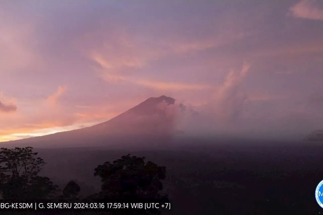 Gunung Semeru kembali erupsi selama 127 detik