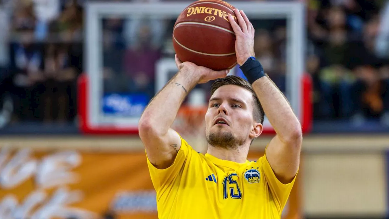 Alba Berlin feiert Kantersieg gegen Tübingen