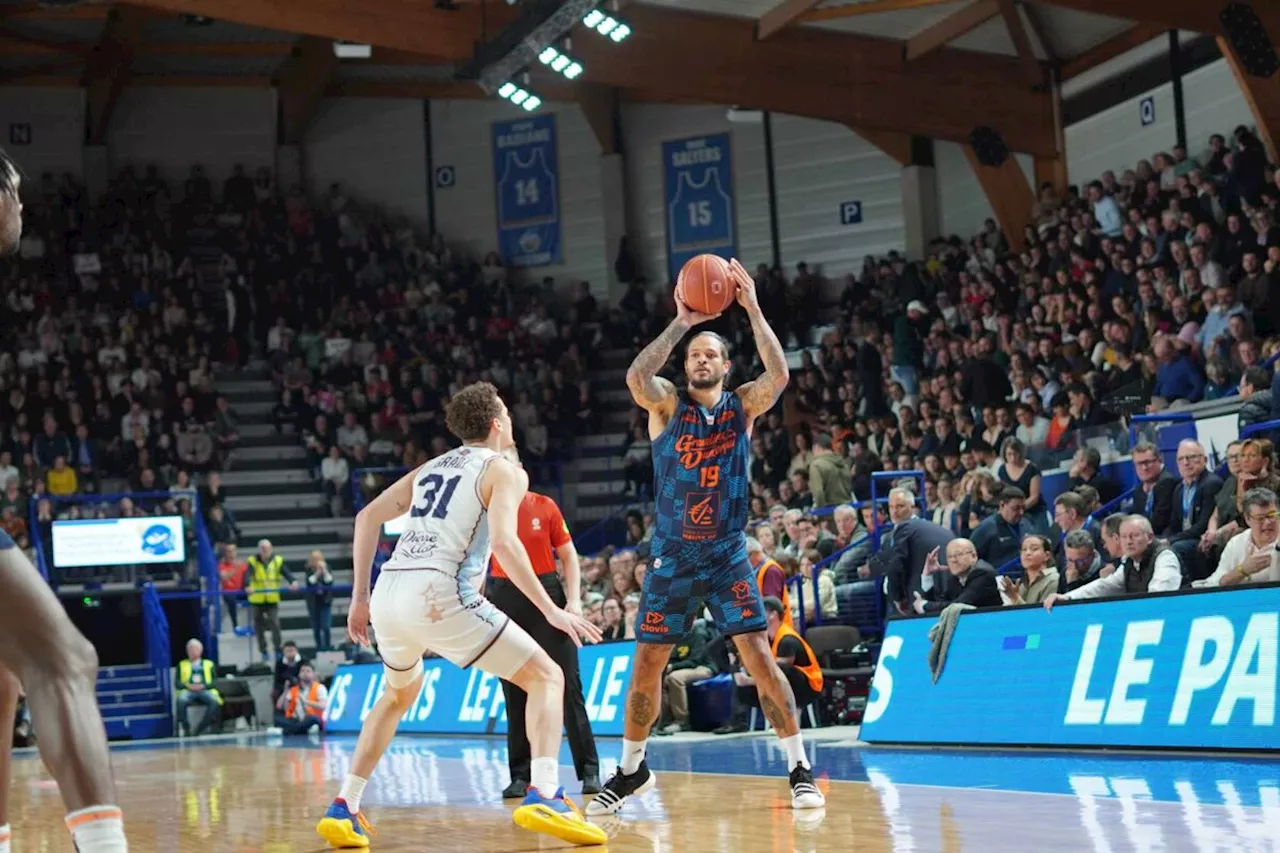 Le BCM Gravelines-Dunkerque poursuit sa folle remontée : victoire capitale à Roanne !