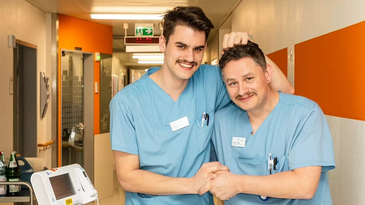 Ausbildung: Vater Mario und Sohn Philipp sind Pflege-Azubis